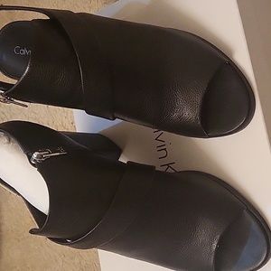 Ladies sandal bootie